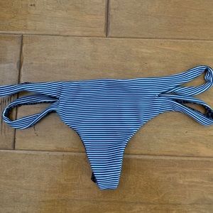 Acacia bottoms
